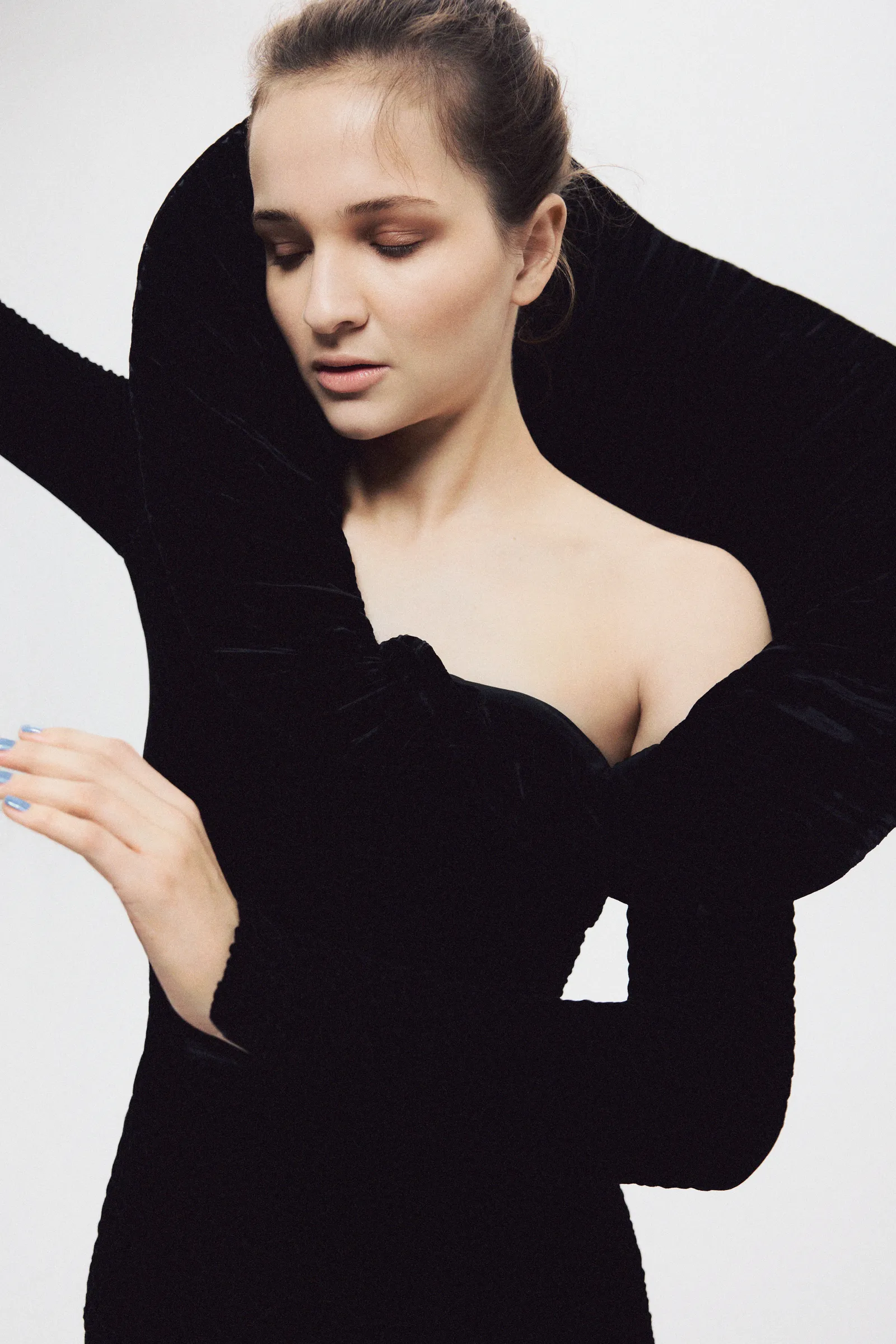 Le Mile editorial styled by Saskia Jung.