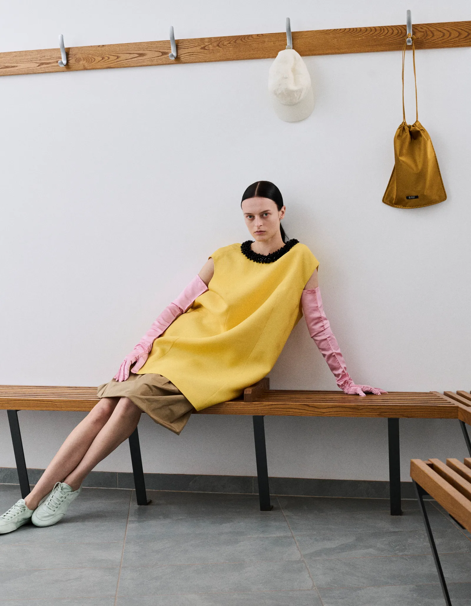 An editorial frame from the Schön Magazine story styled by Saskia Jung.